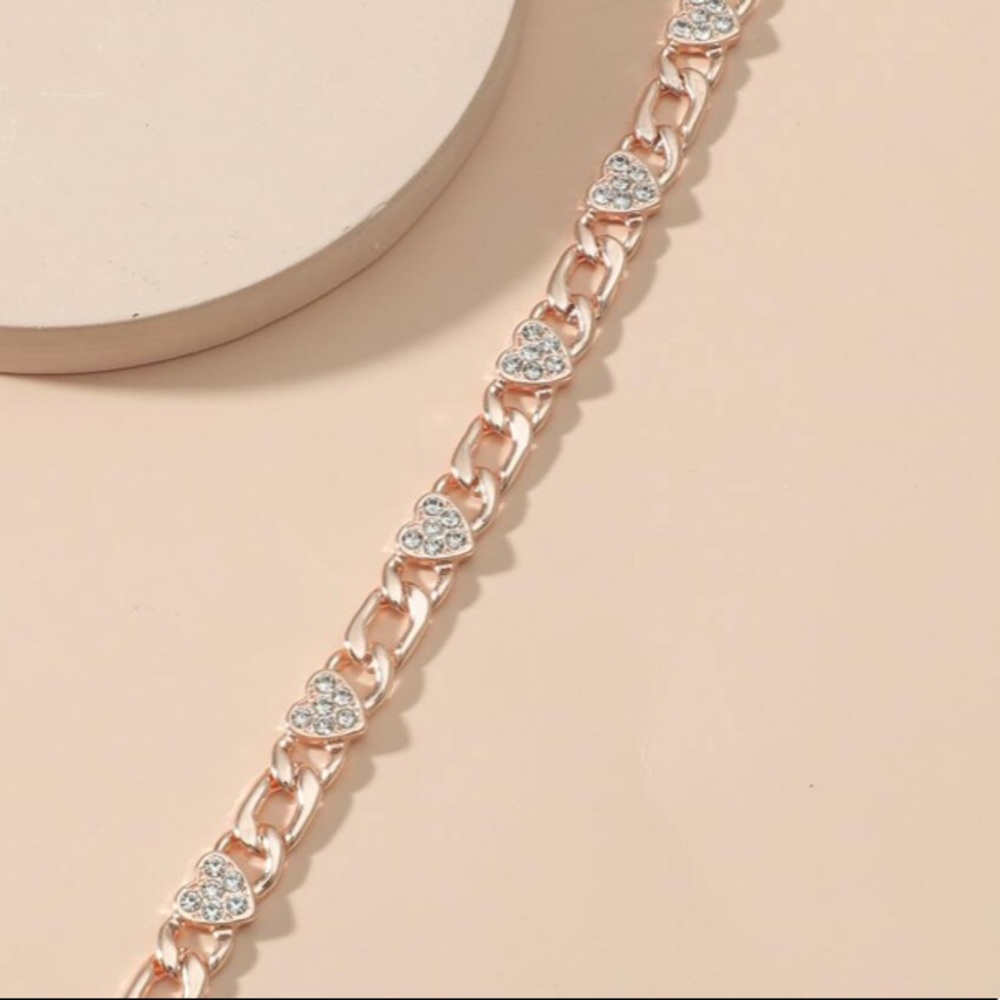 Gold Rhinestone Heart Chainlink Bracelet - Picture 3 of 9